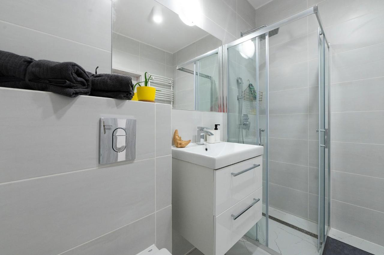 Luxury In City -3- Studio Bright & Secure Free Parking Łódź Extérieur photo